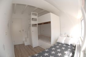 Kinderzimmer Golden Knoepke.JPG